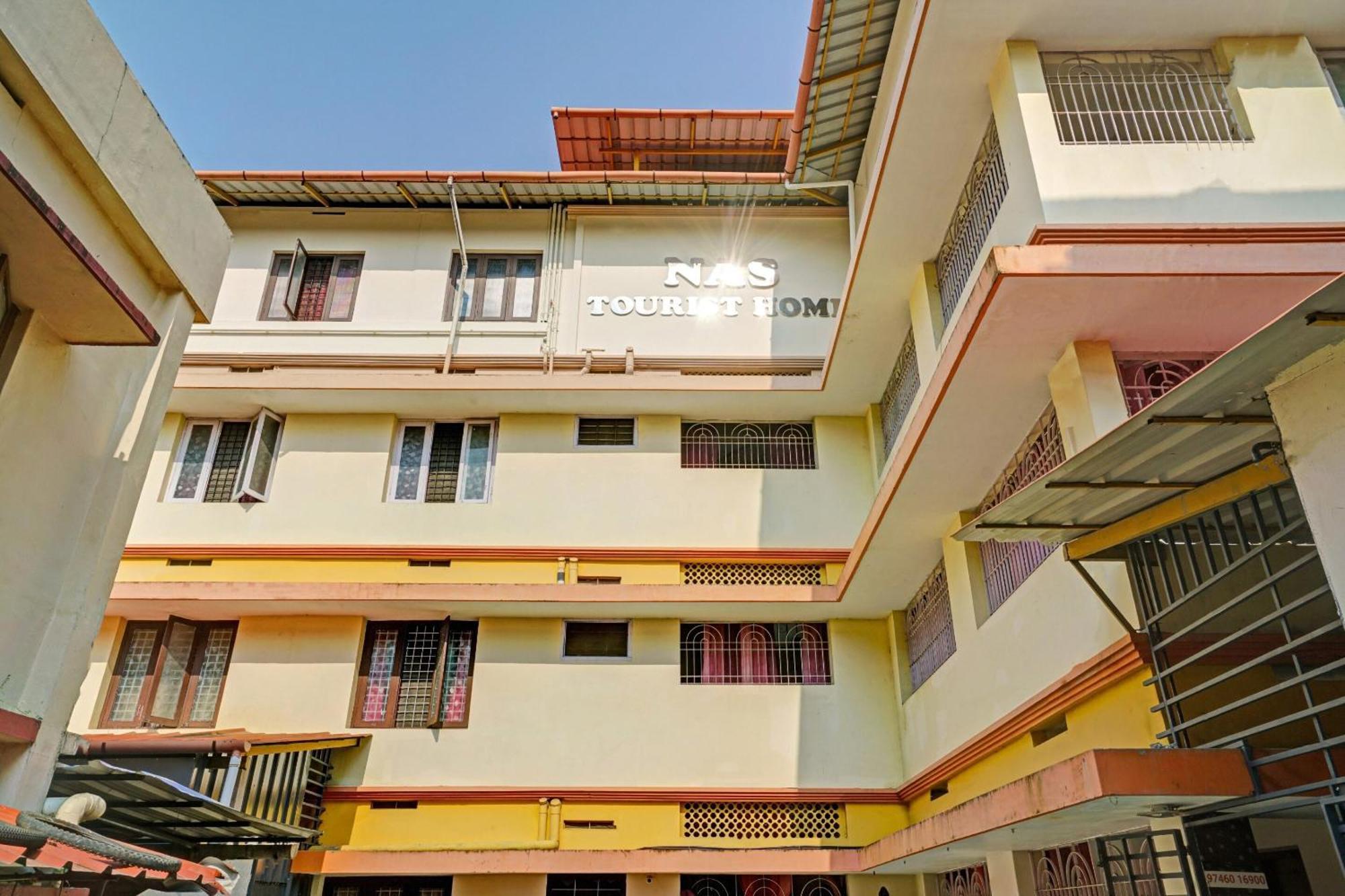 Hotel Oyo Nas Tourist Kochi
