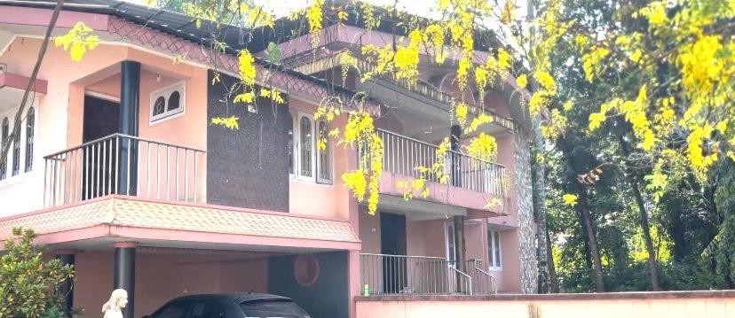 Uncle Paul's Mansion Guest house