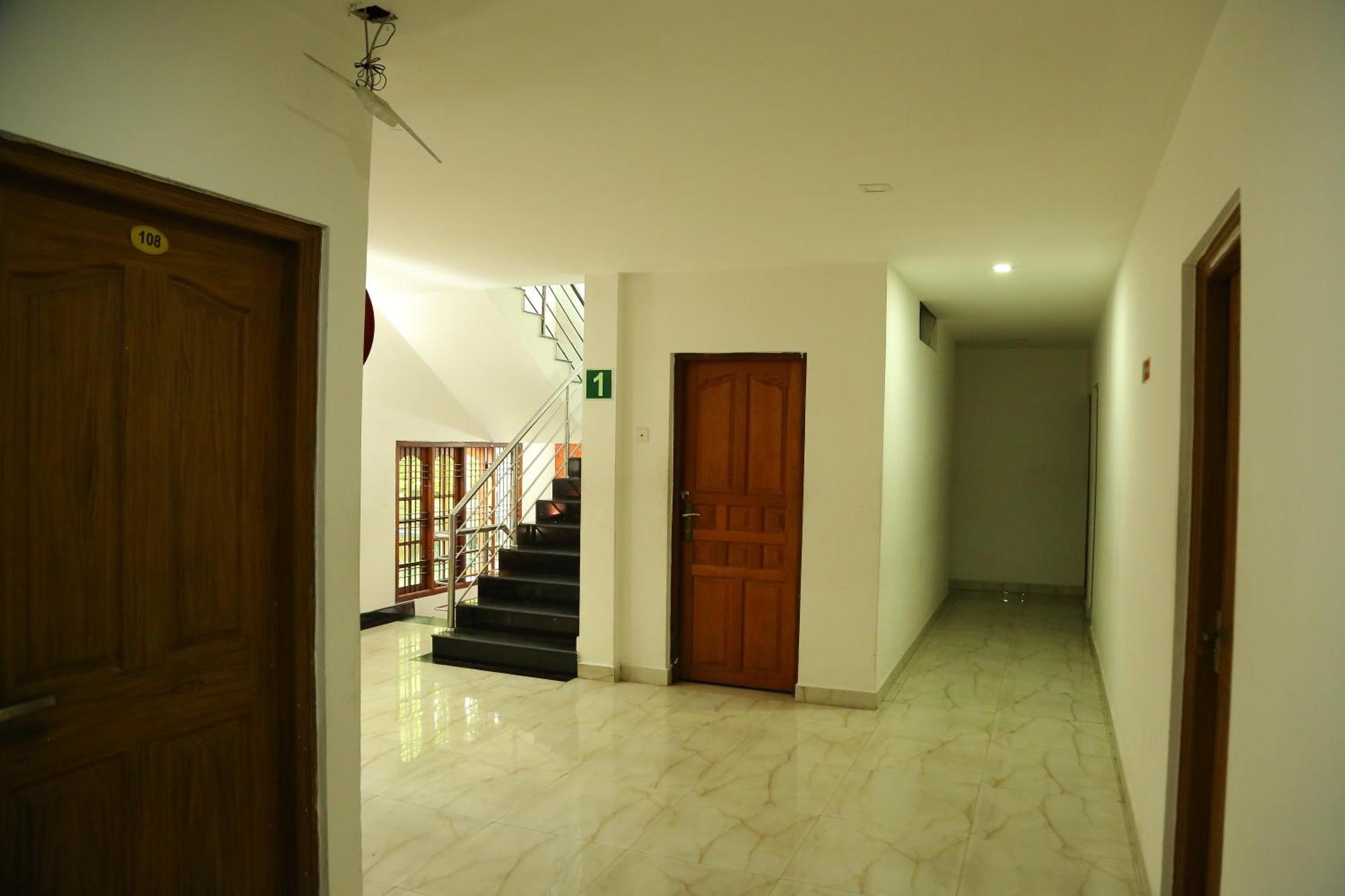 Malabar Plaza Hotel 2*