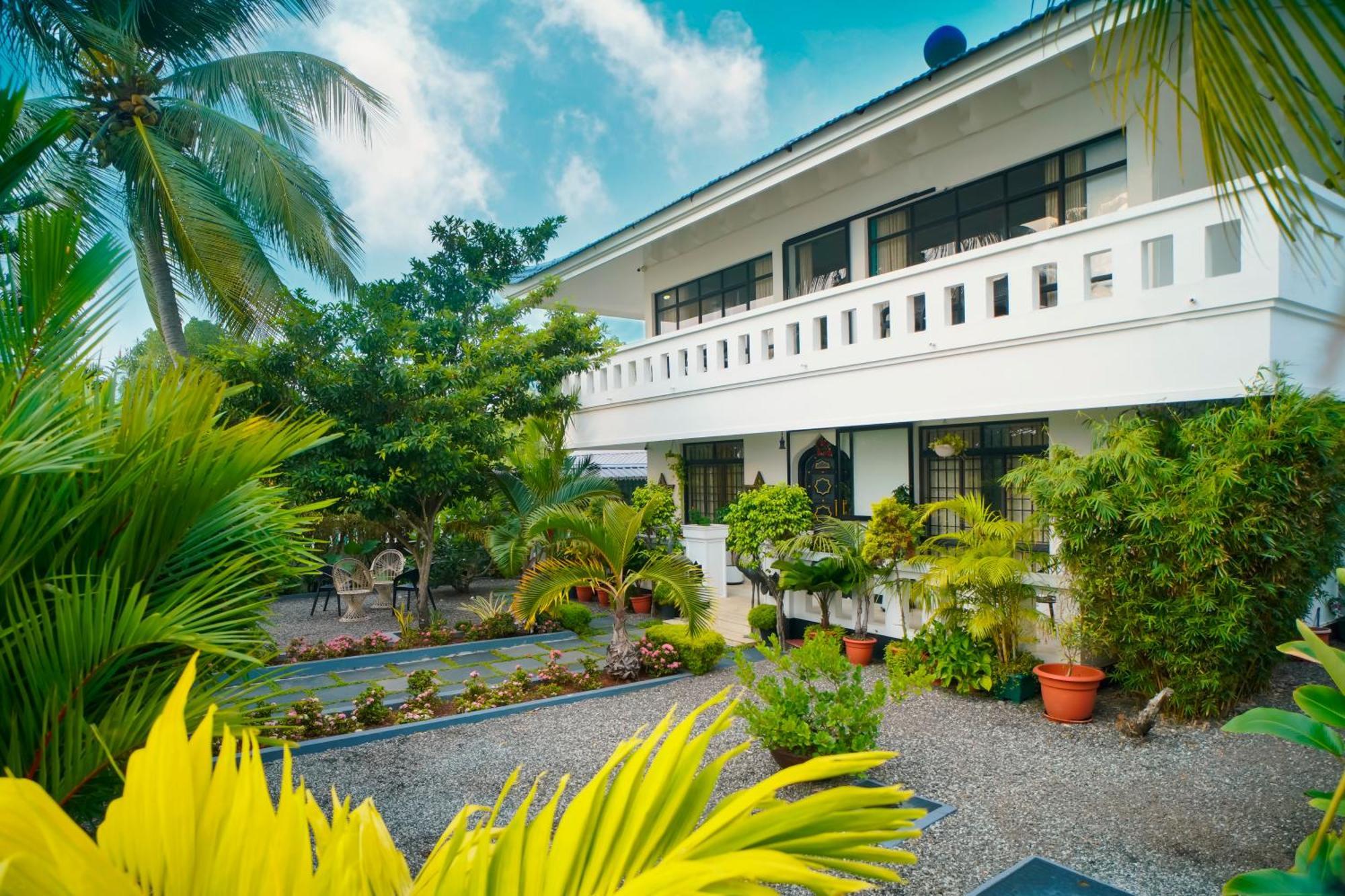 The Island House Homestay *