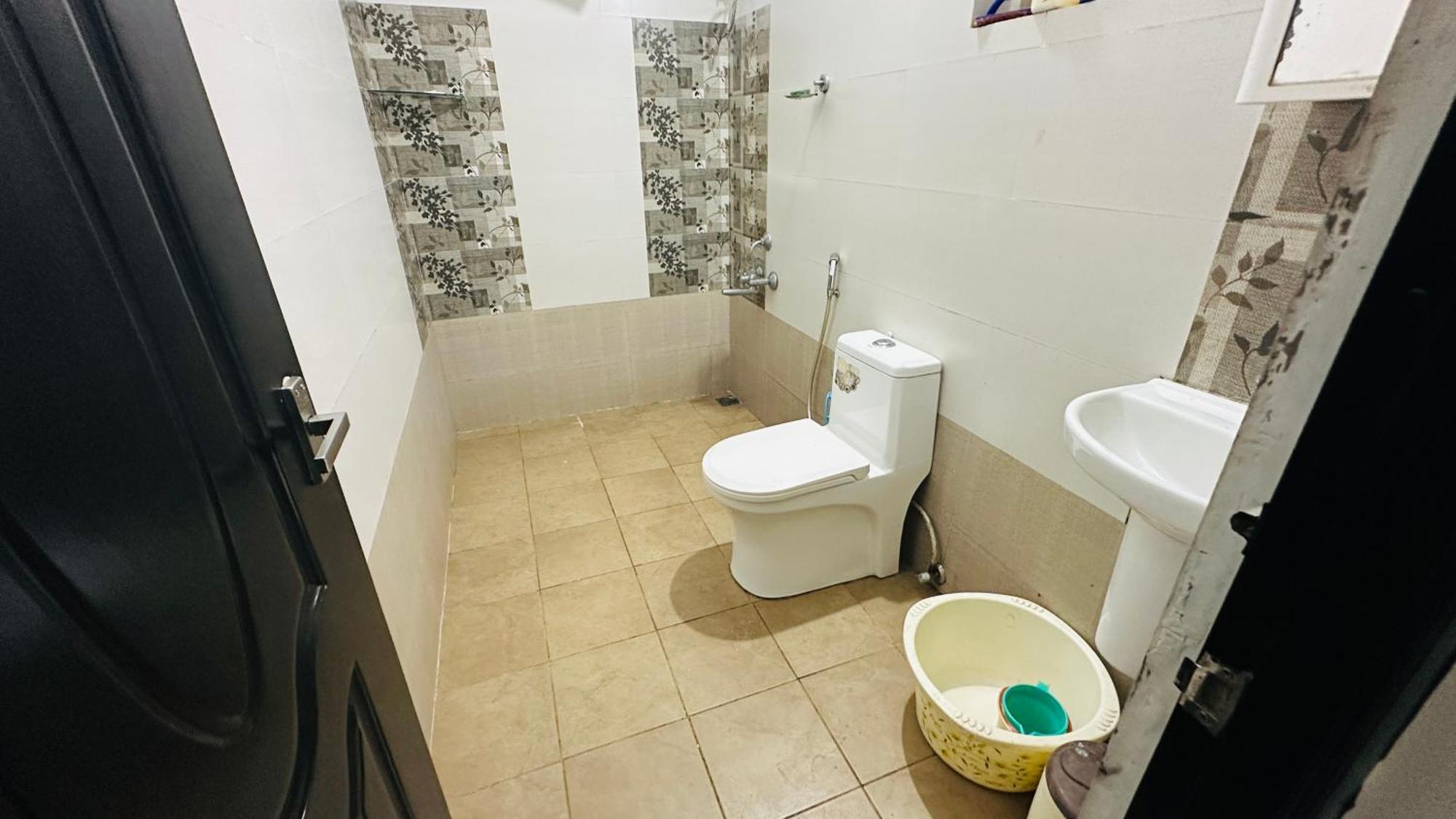 Sayyid Homes 3 Bhk Near Lulu Mall Apartment *