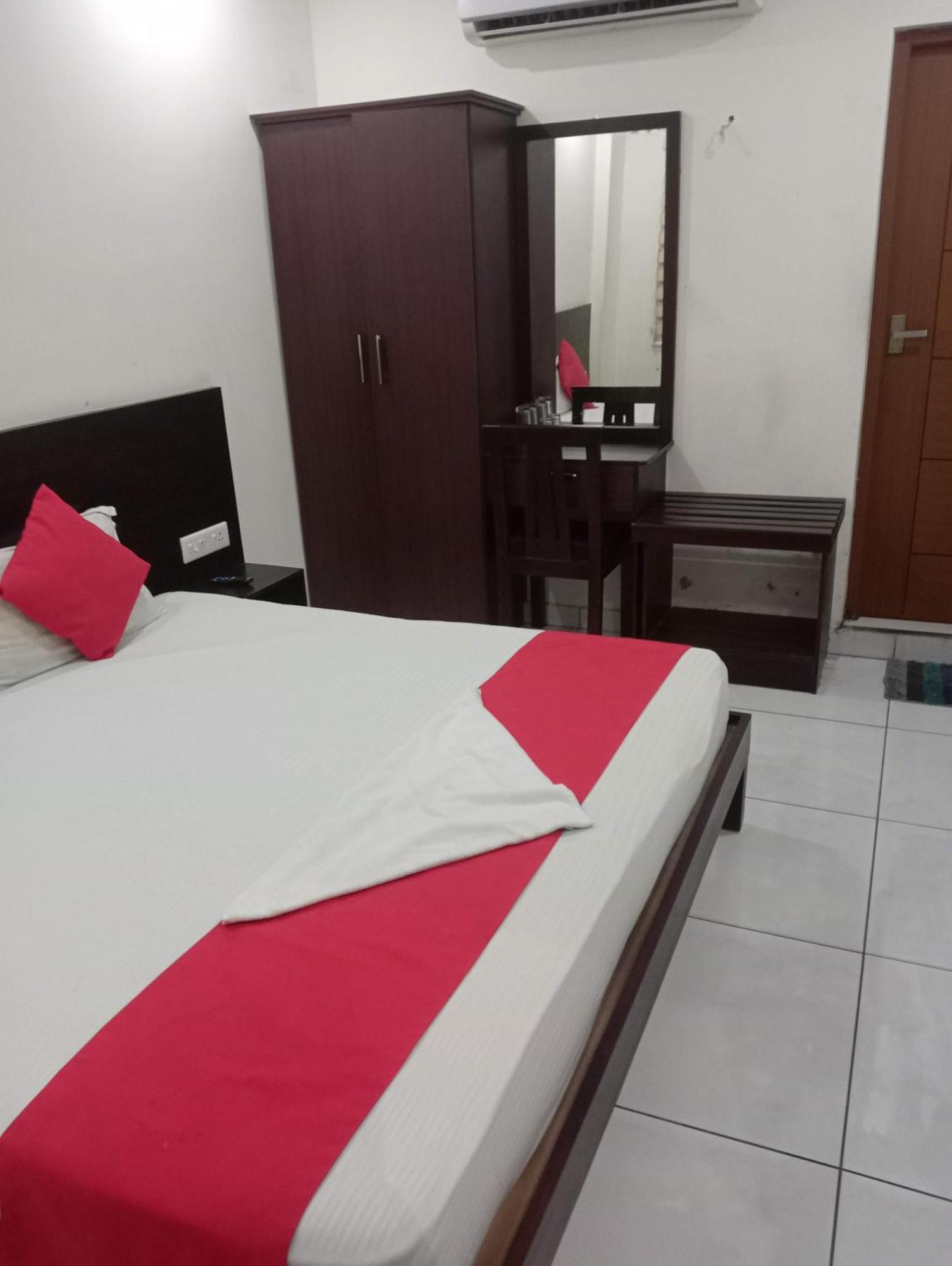 Grace Tourist Capsule hotel