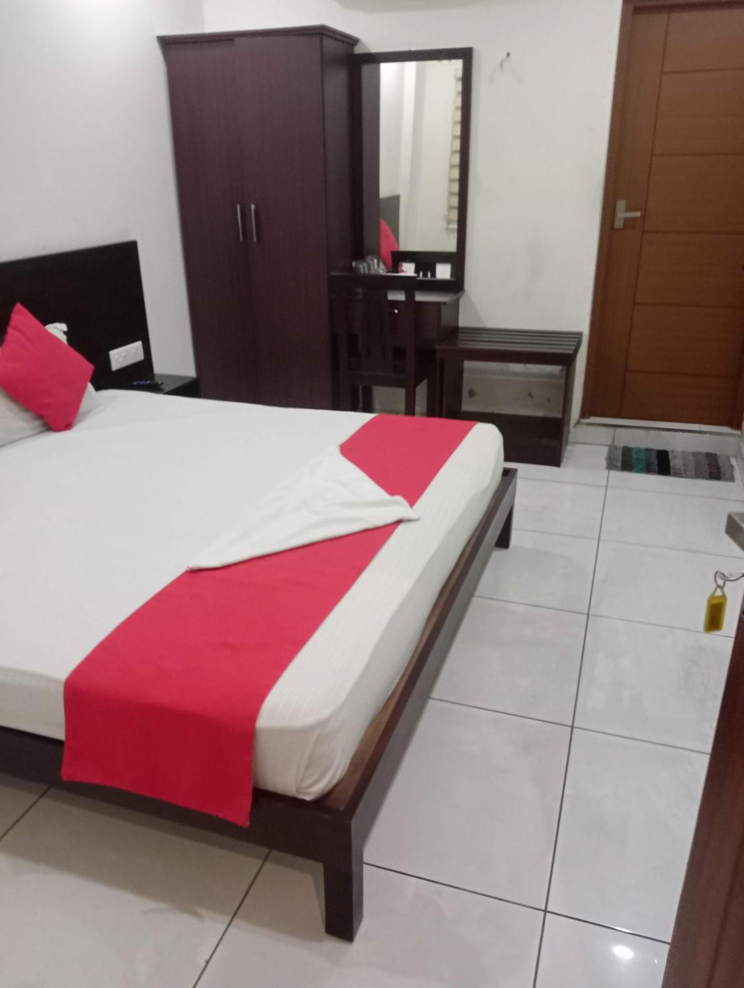 Grace Tourist Capsule hotel Kochi