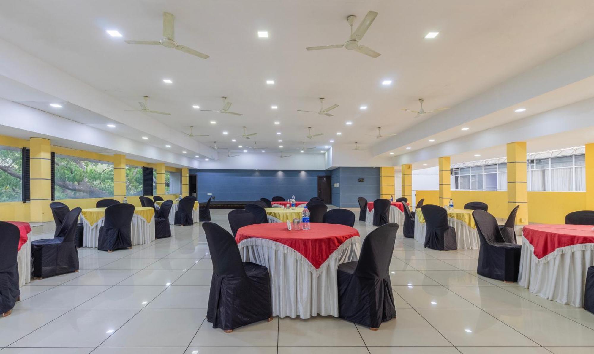 Hotel Treebo Grand Canyon By D2v Kochi