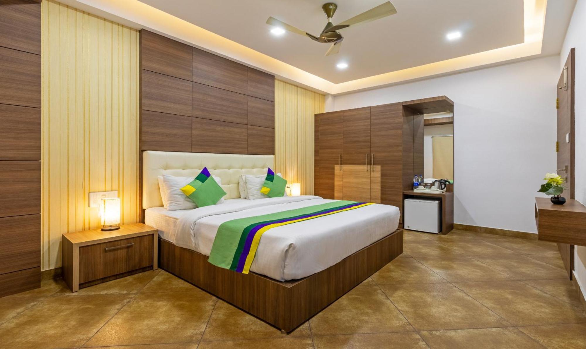 Treebo Grand Canyon By D2v 3* Kochi