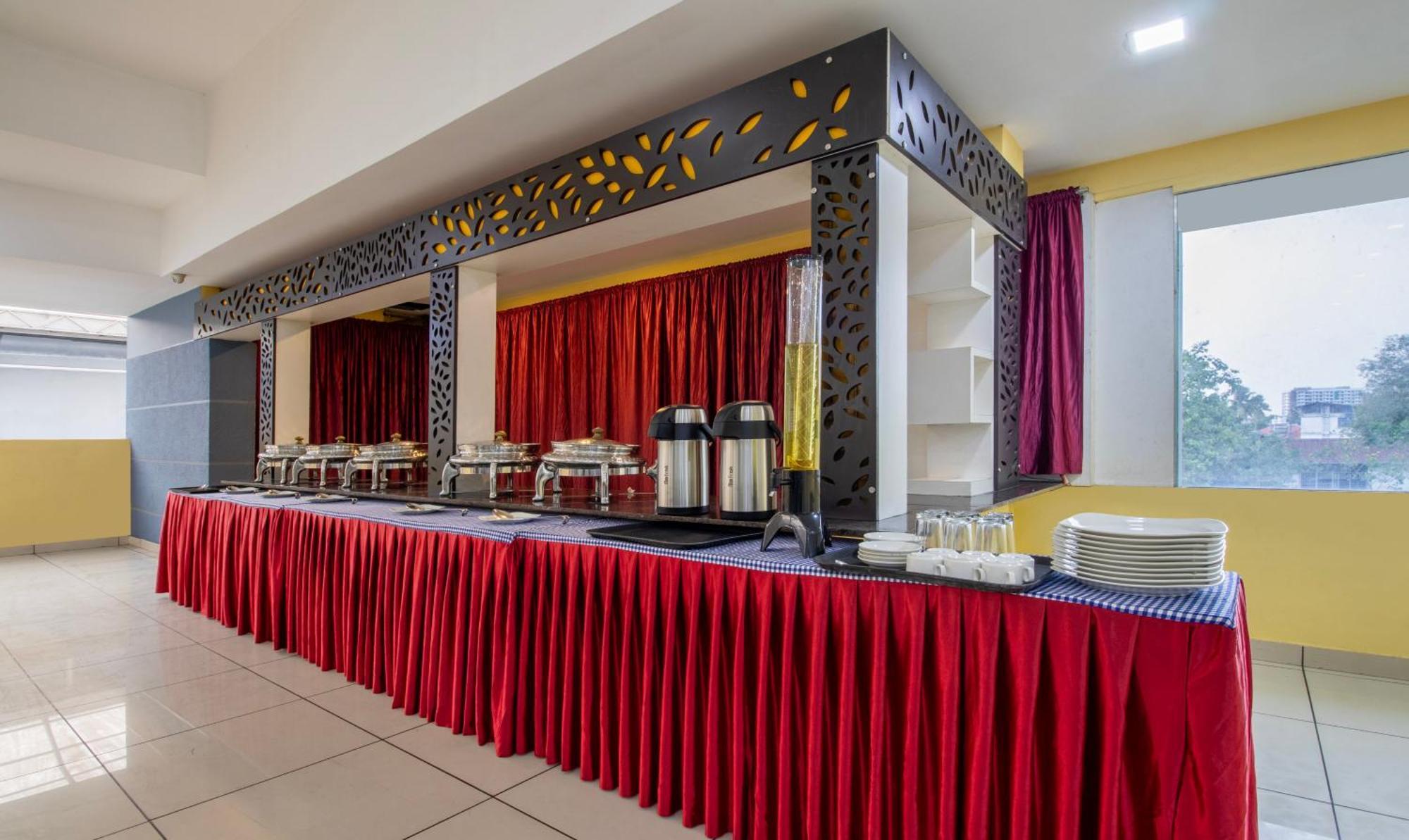 Hotel Treebo Grand Canyon By D2v Kochi