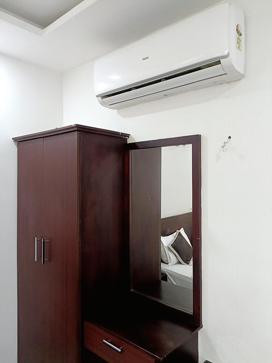 Grace Tourist Capsule hotel *
