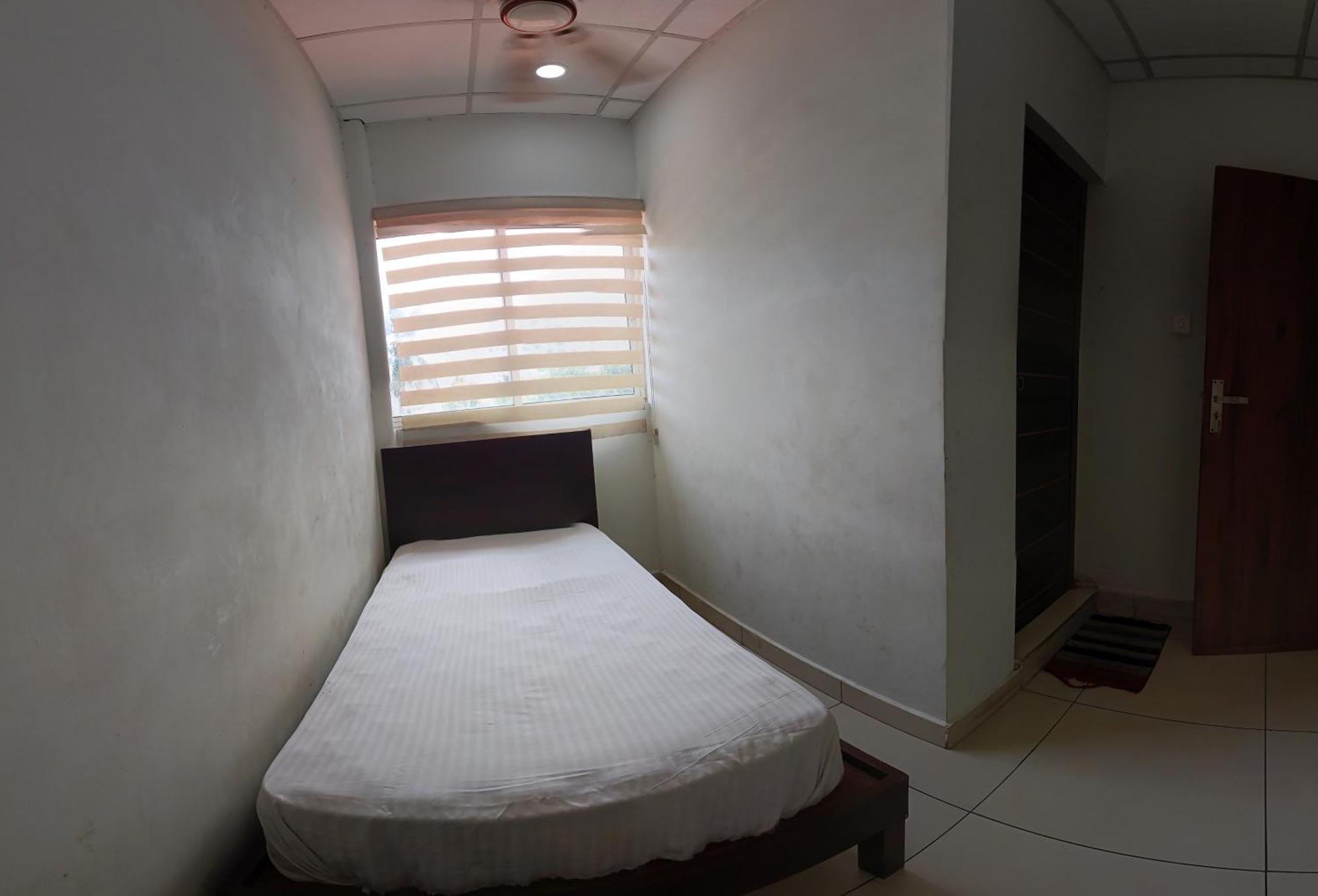Grace Tourist Capsule hotel