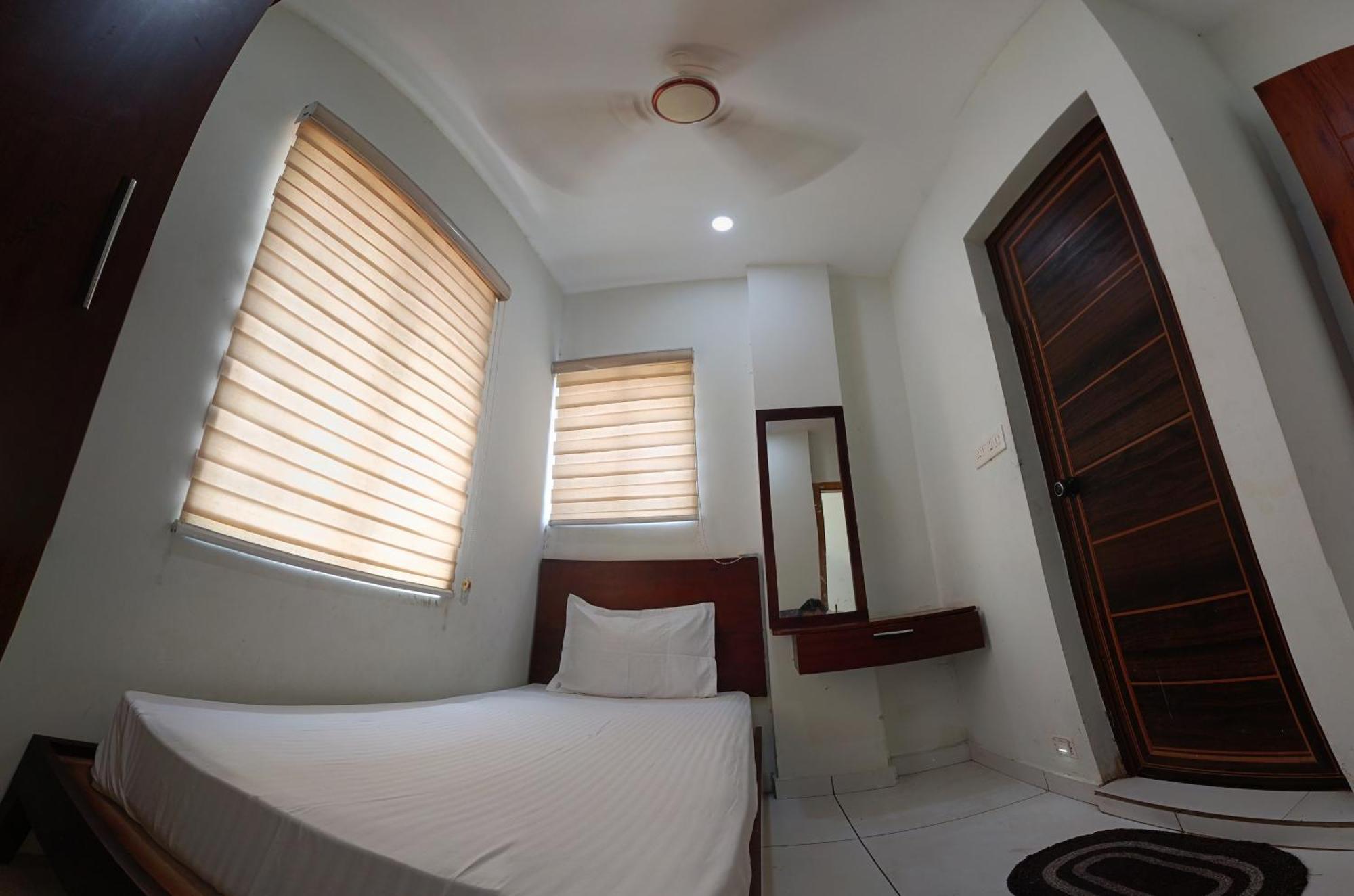 Capsule hotel Grace Tourist Kochi