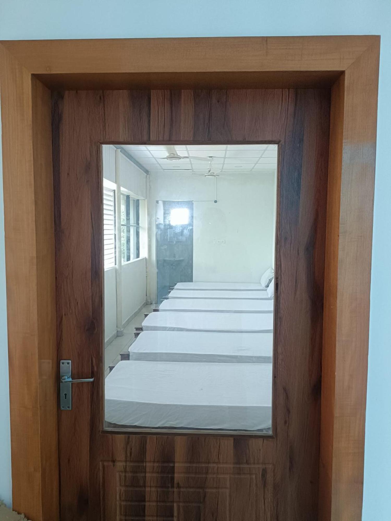 Capsule hotel Grace Tourist