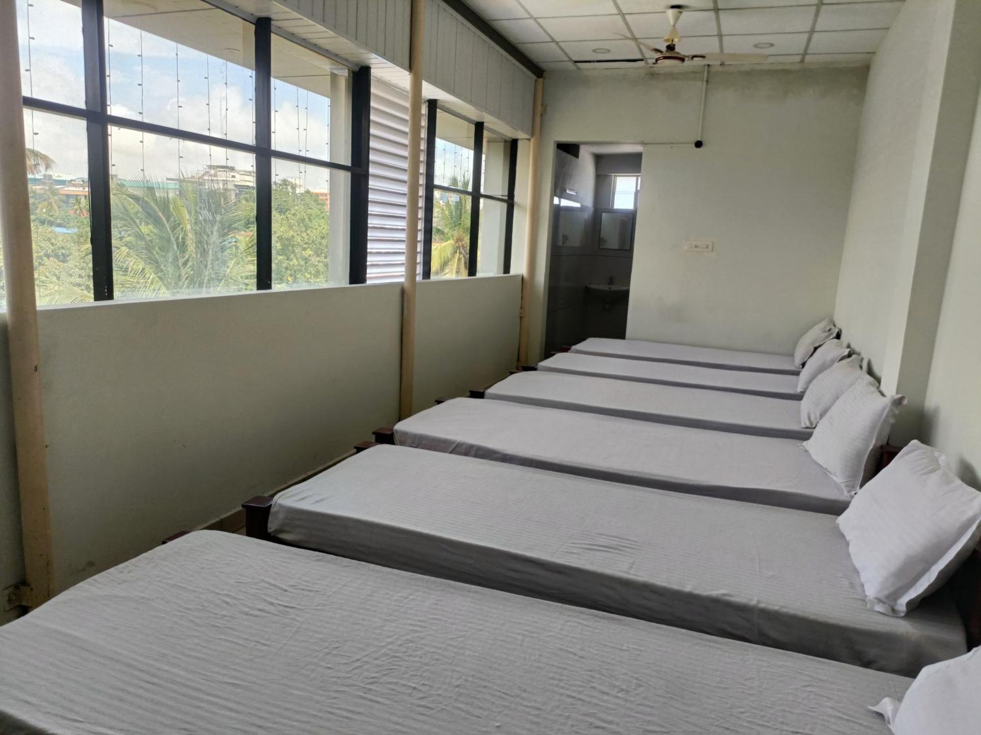 Grace Tourist Capsule hotel Kochi