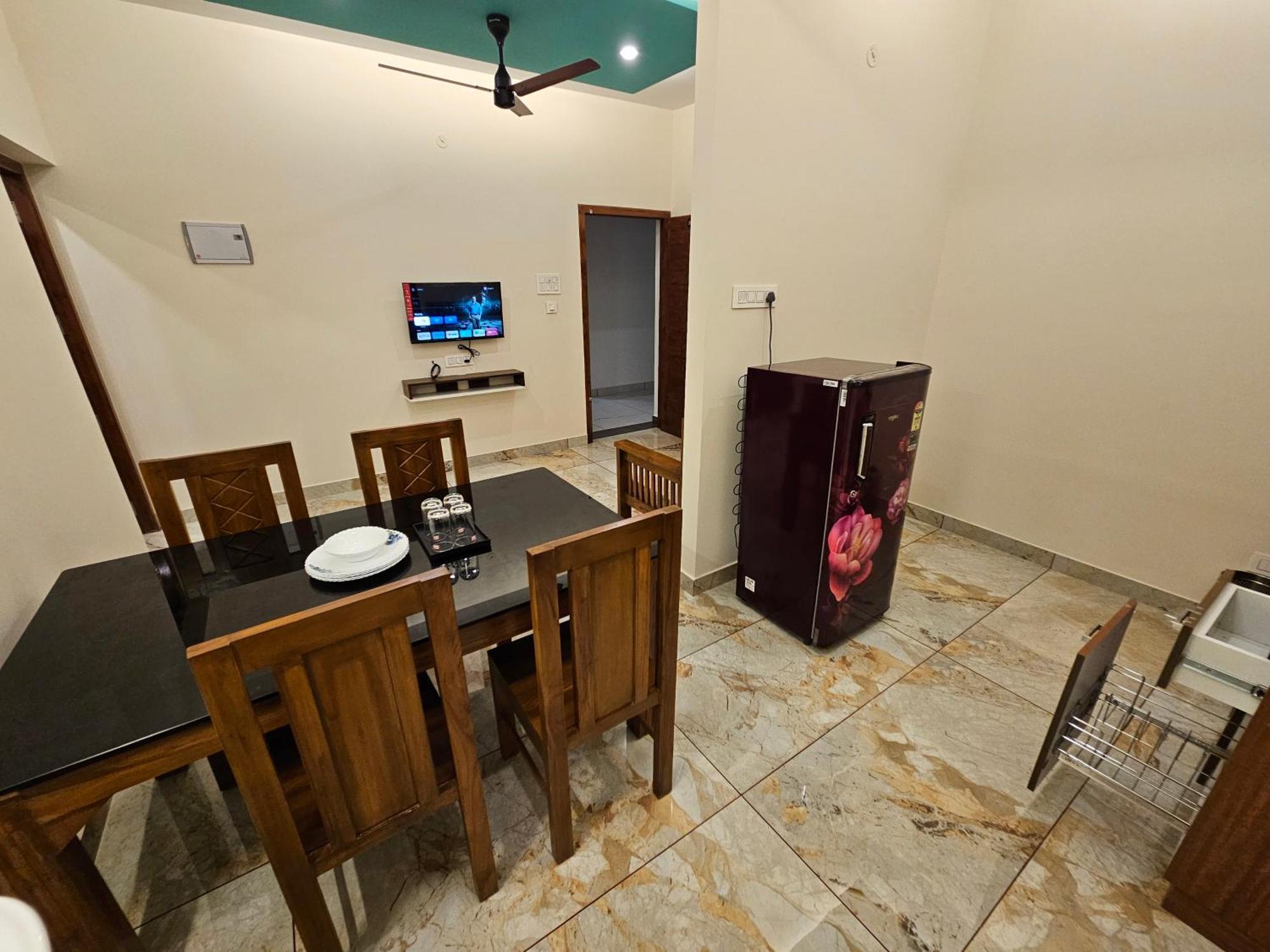 Apartment Olive Residence, Near Lakeshore Hospital