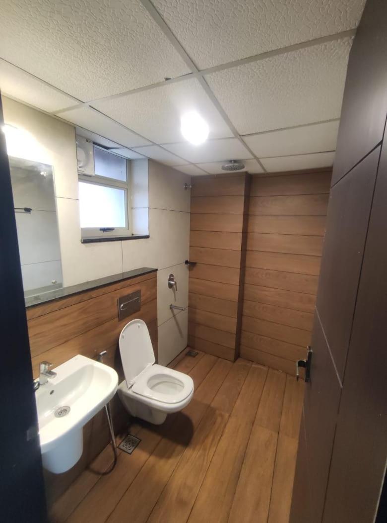 Apartment 3br Silversquare Fully Furnished Ac Flat Near Lisie Hospital *