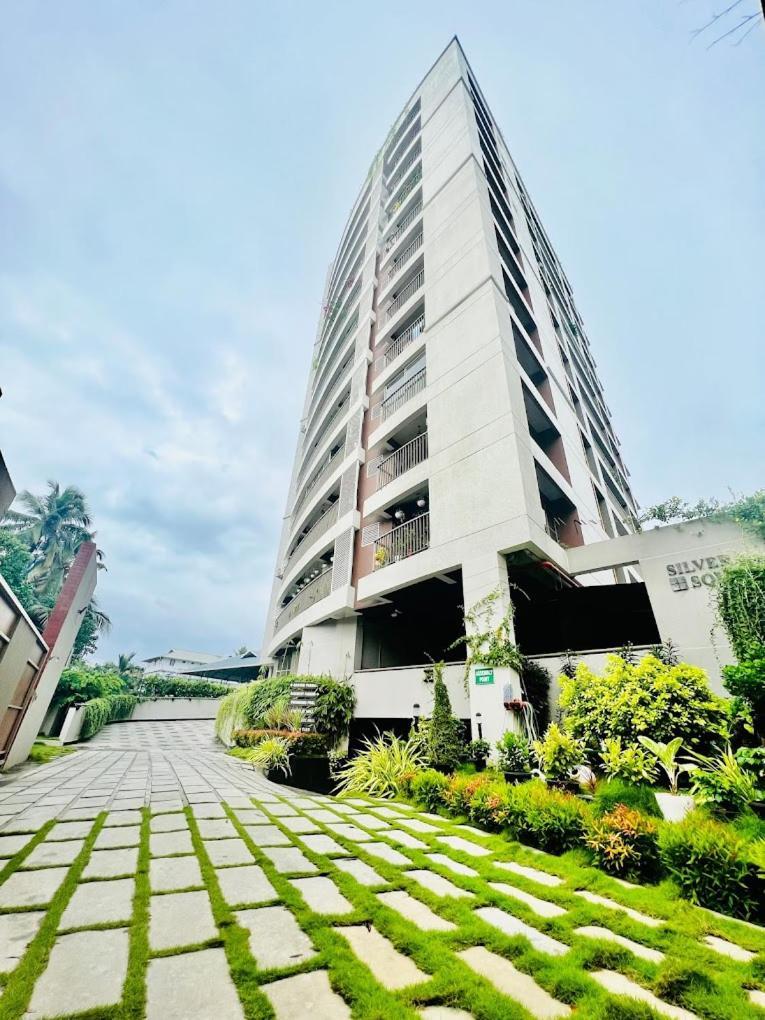 3br Silversquare Fully Furnished Ac Flat Near Lisie Hospital Kochi