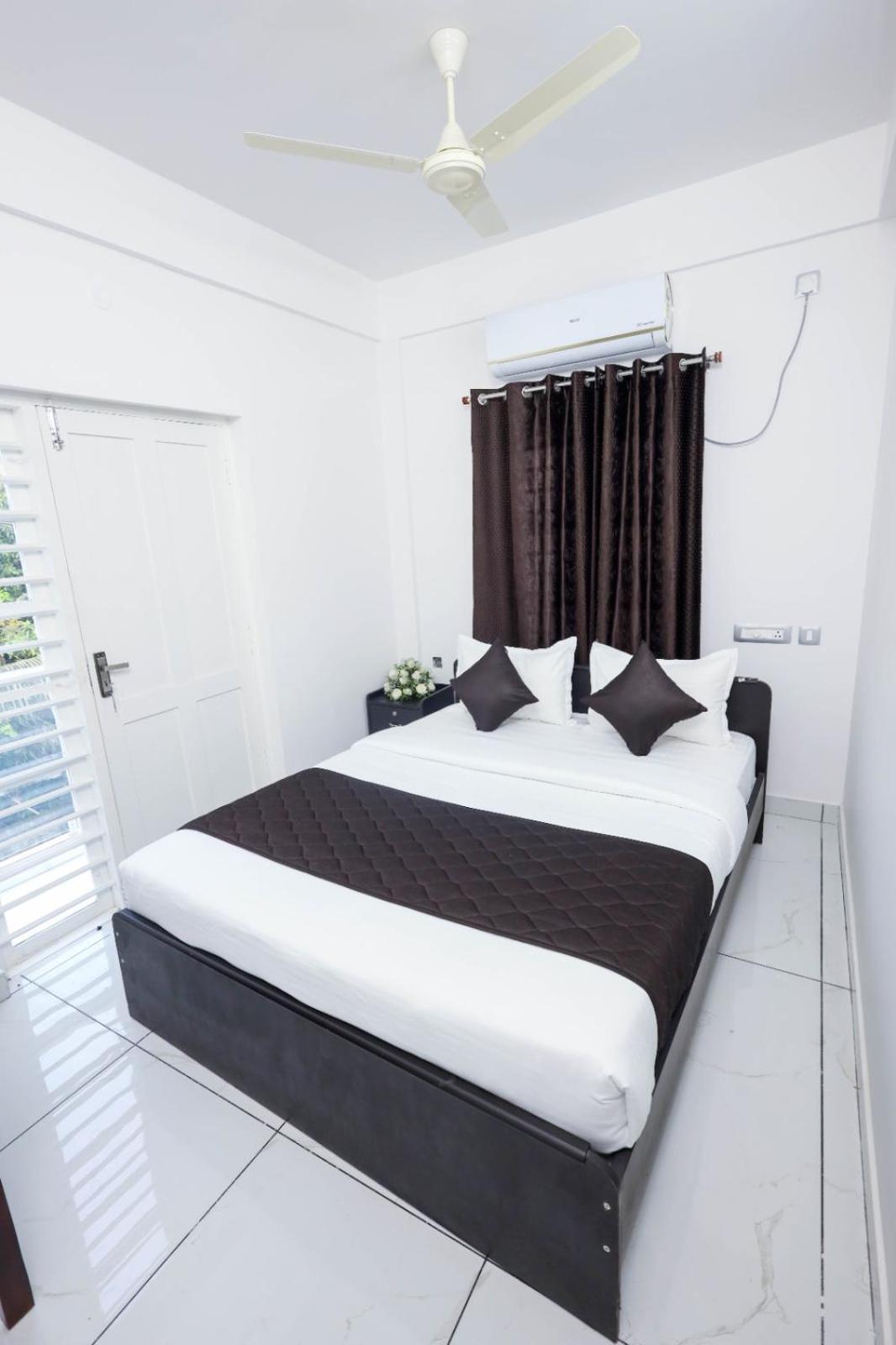 Guest West Cochin Hotel 3*