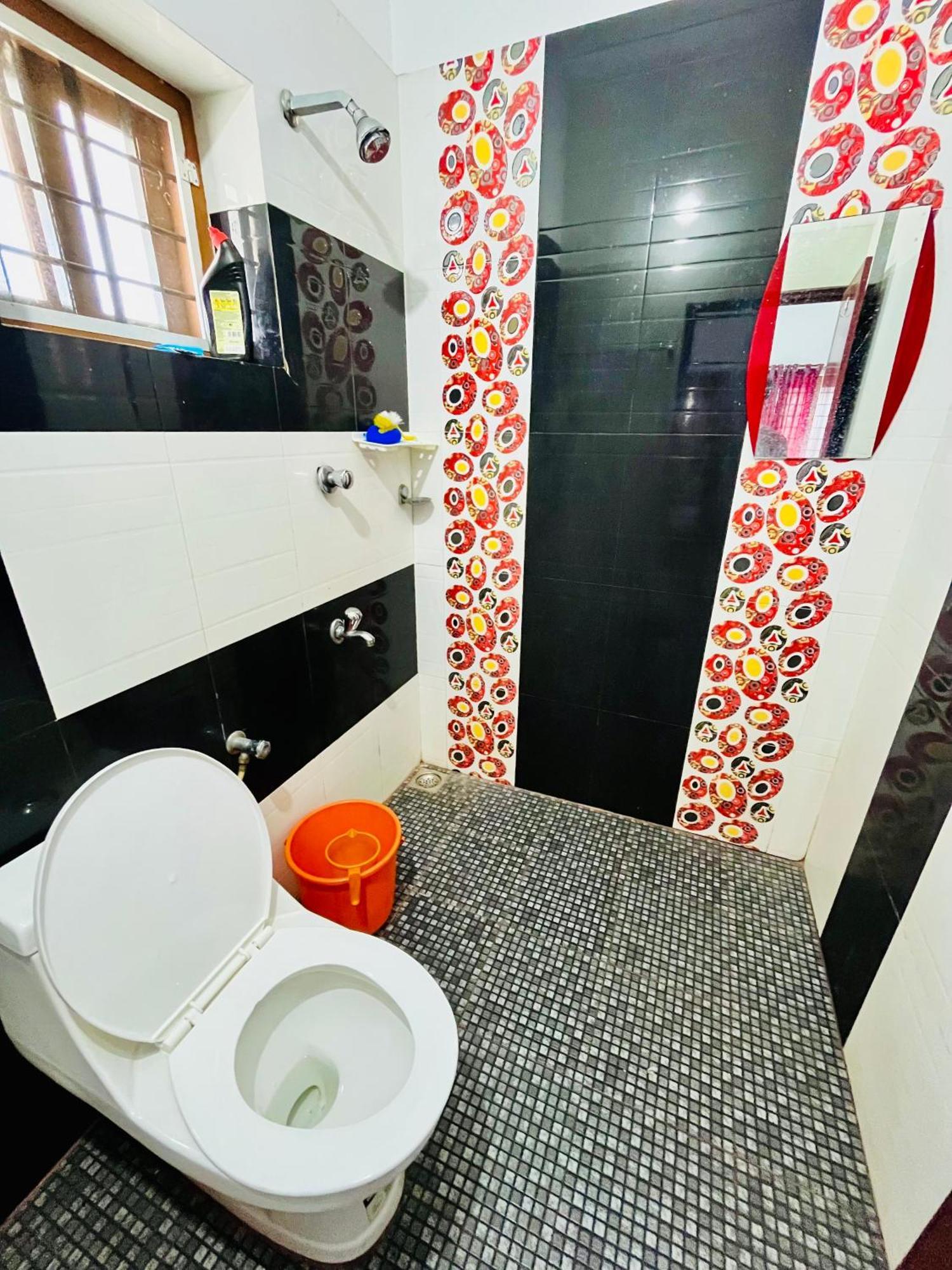 Baithul Falah - Near Aims Edappally Homestay