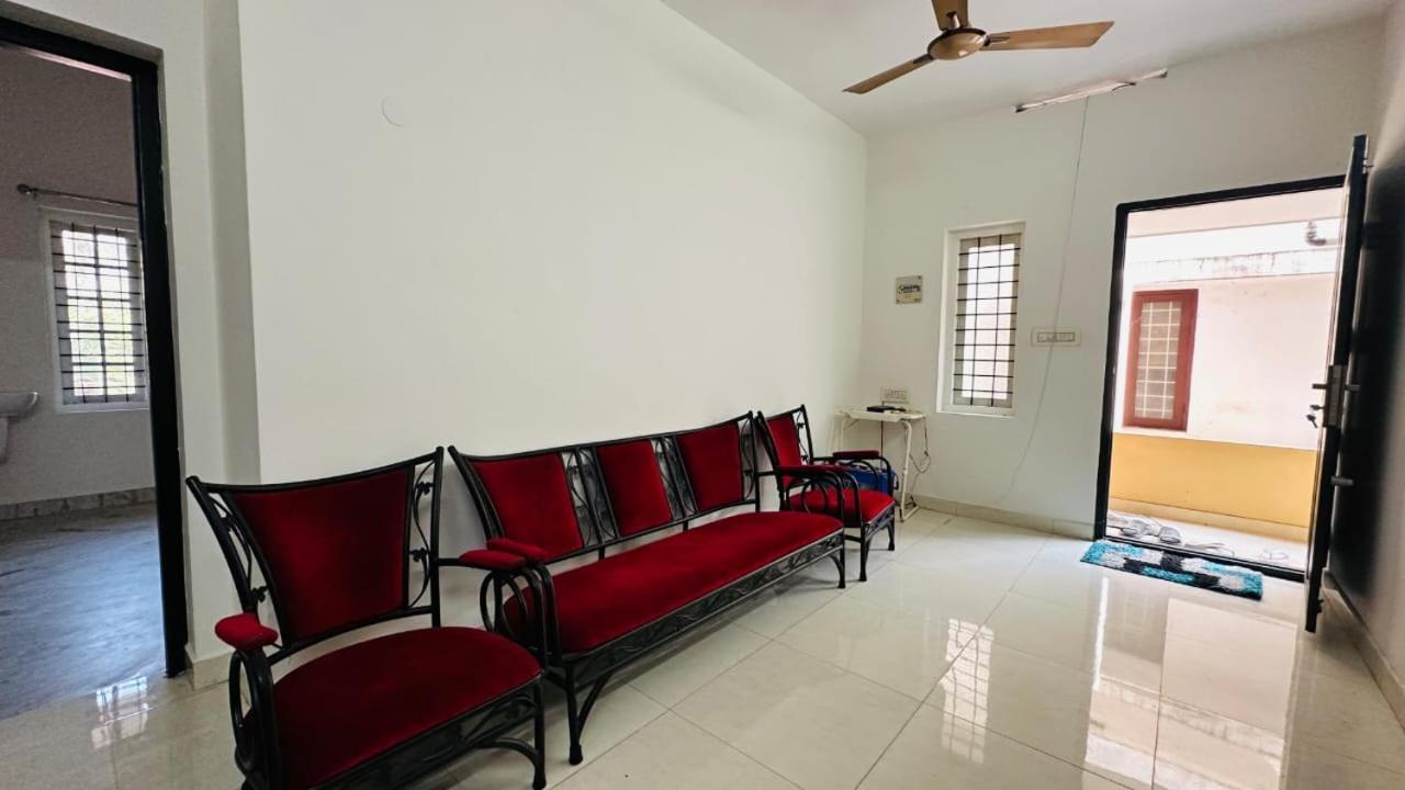 Sayyid Homes 3 Bhk Near Lulu Mall Apartment *