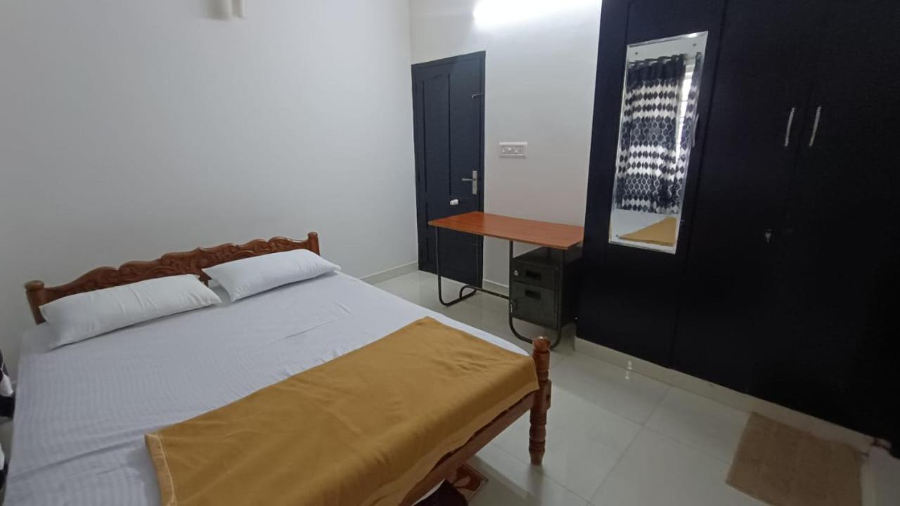 Sayyid Homes 3 Bhk Near Lulu Mall Apartment *