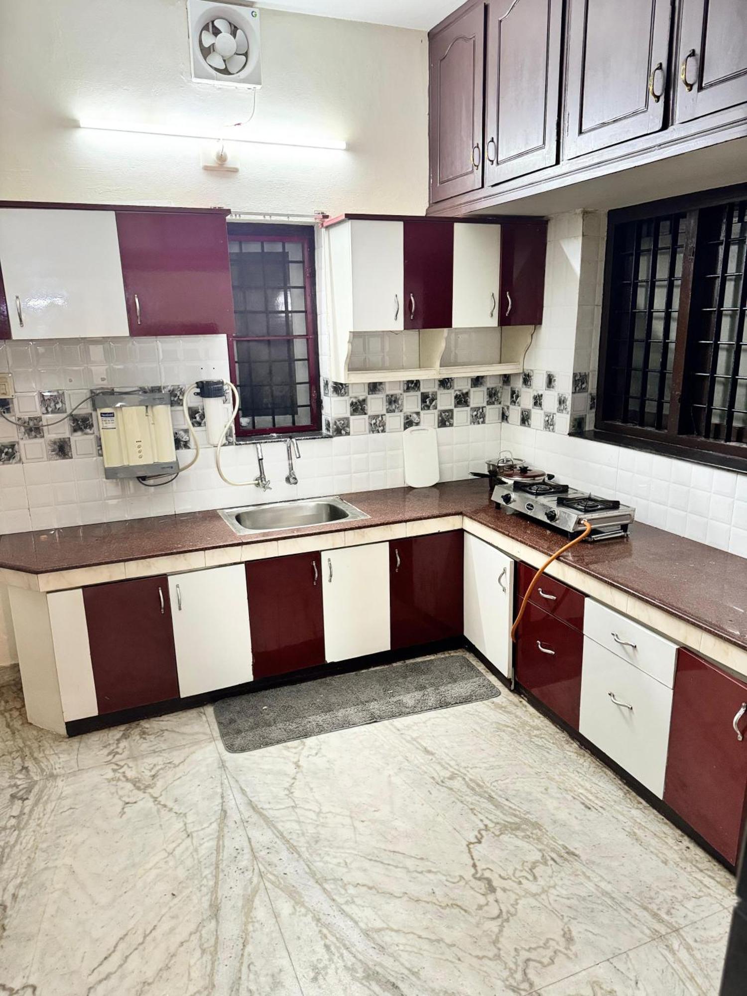 Apartment Sayyid Homes 3 Bhk Near Lulu Mall *