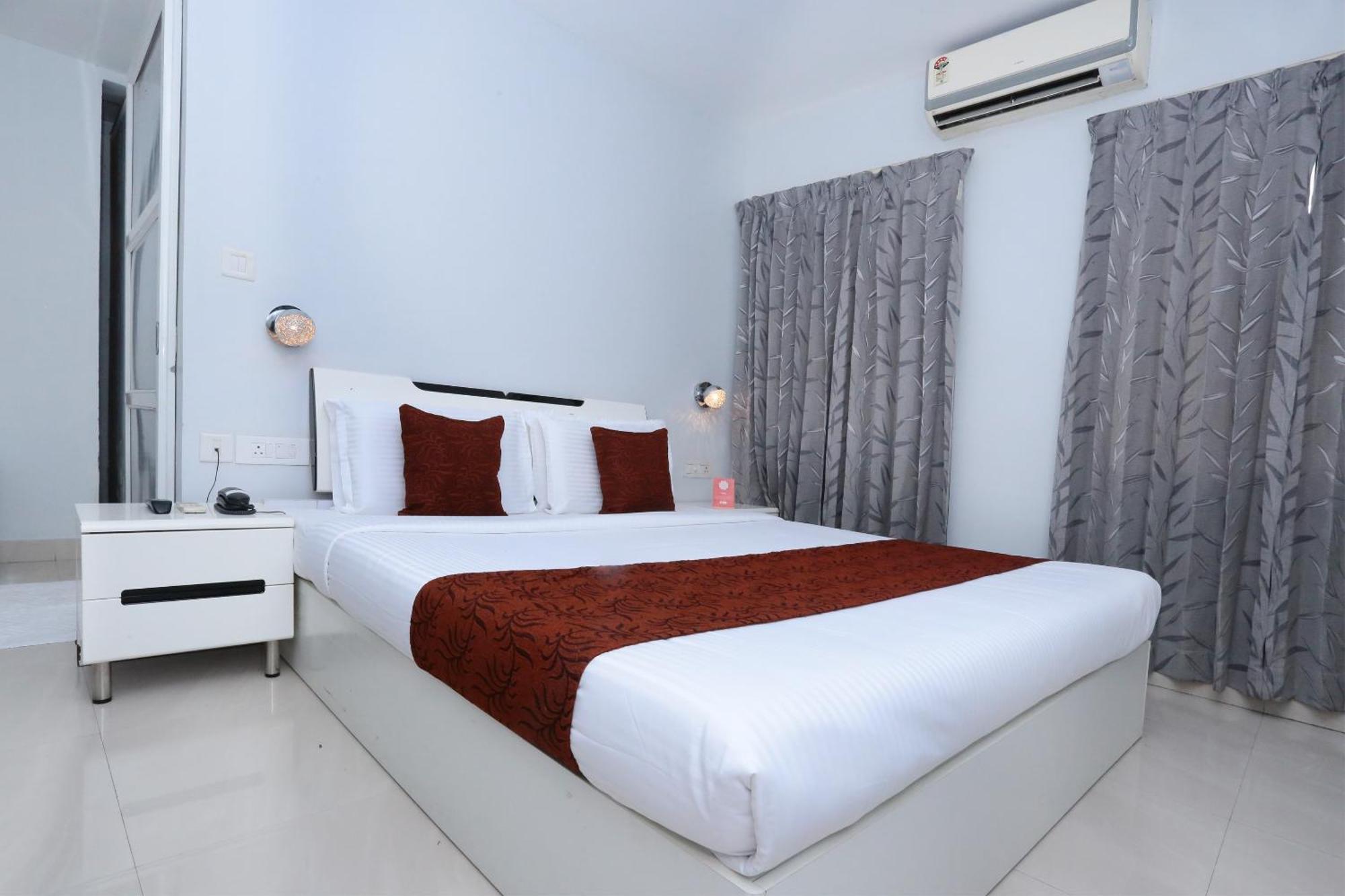 Super Townhouse Malabar Illam