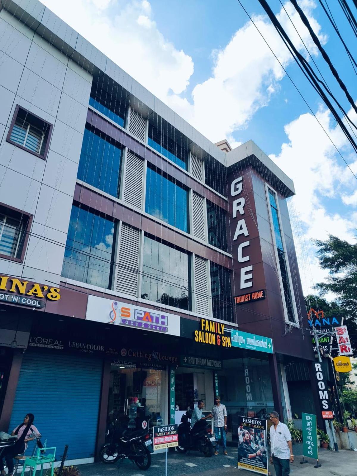 Capsule hotel Grace Tourist *