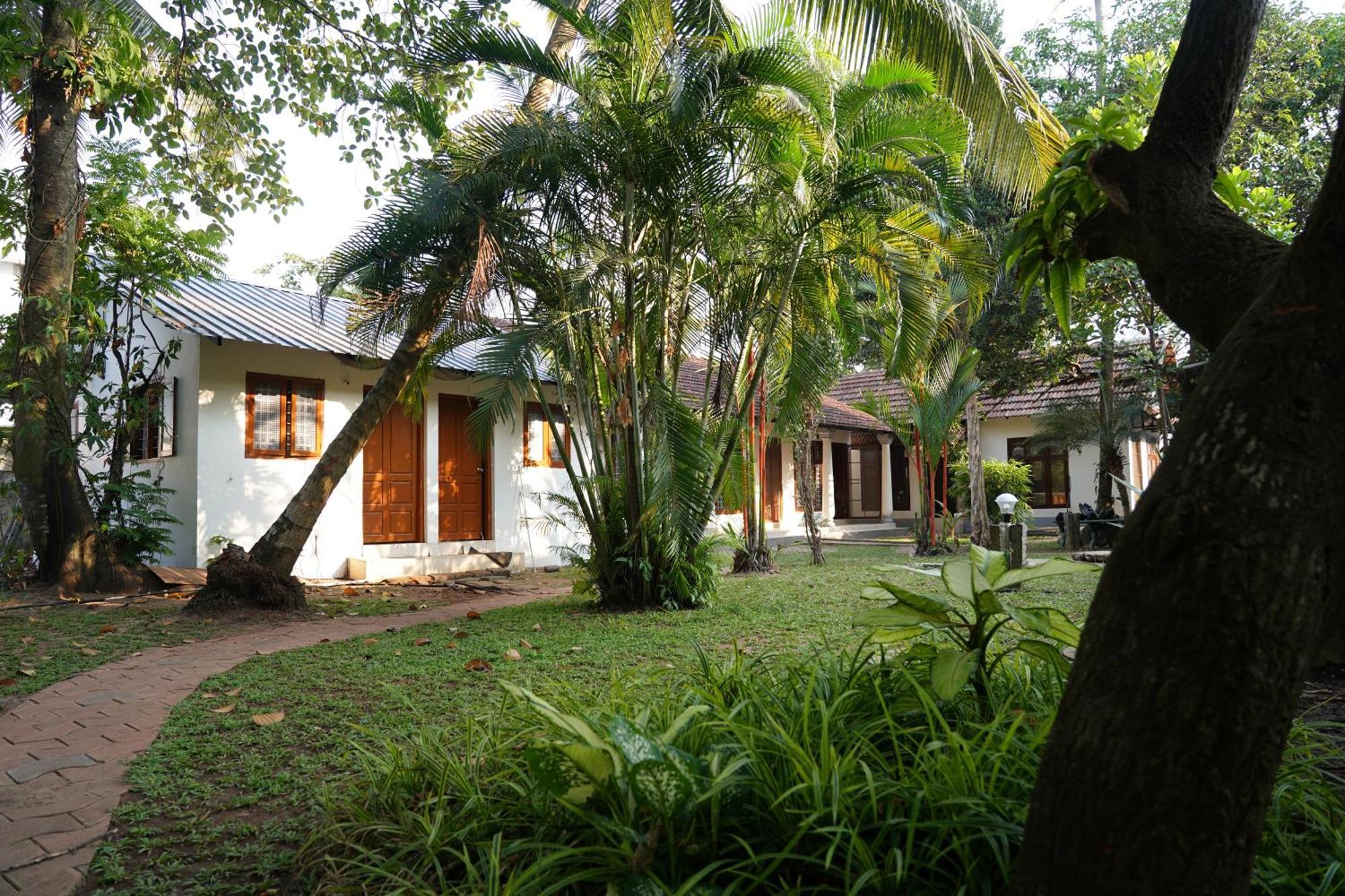 Alfred Place Hotel