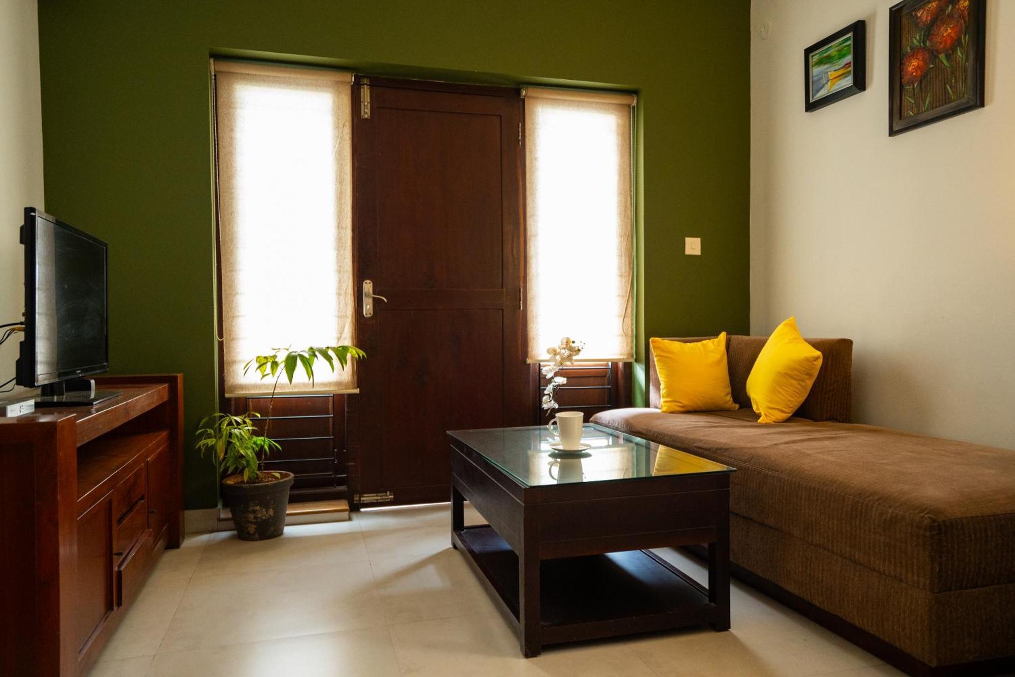 Orange Valley Garden Kochin *