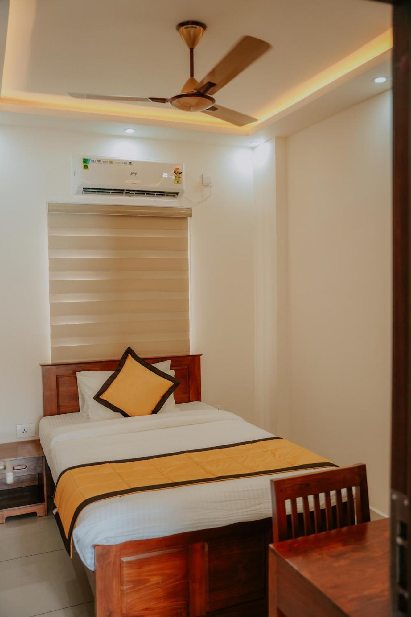 Makkiyil Residency Hotel