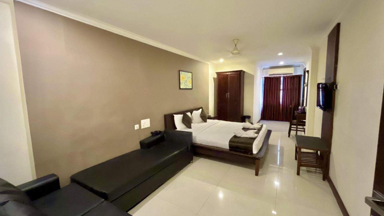 Pearl Palace Hotel