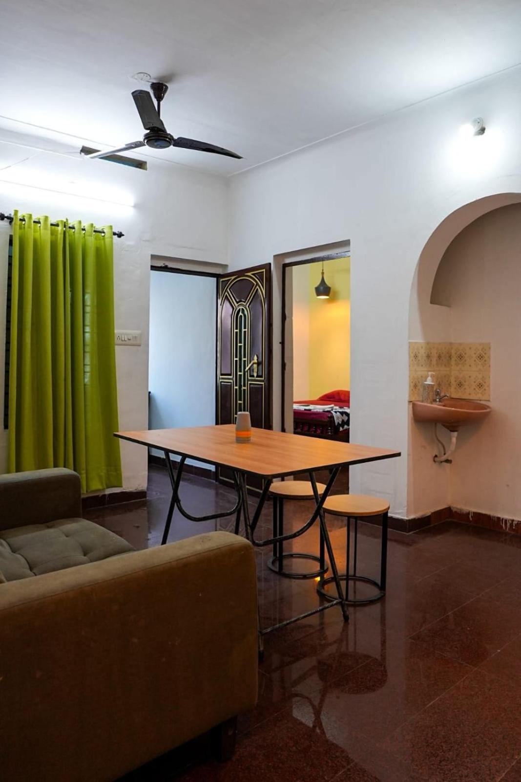 Jtr Residency Homestay *
