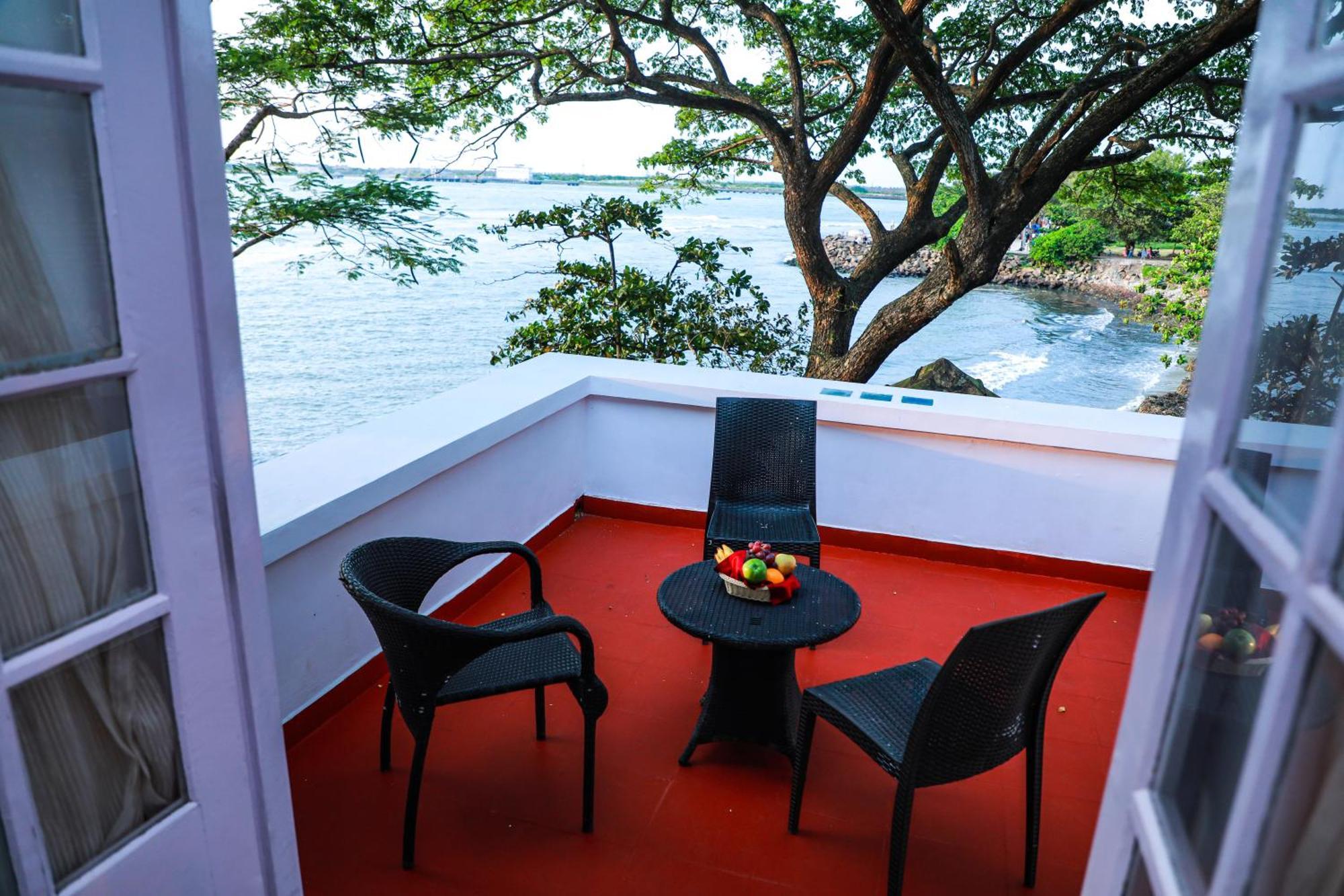 Old Lighthouse Bristow , 3* Kochi