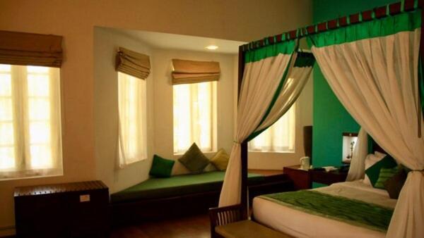 Hotel Old Lighthouse Bristow , 3*