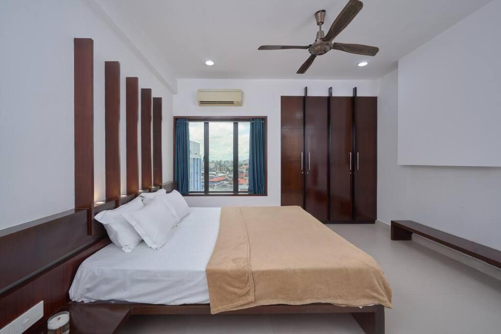 Bayview Retreat Premium At Marine Drive Kochi