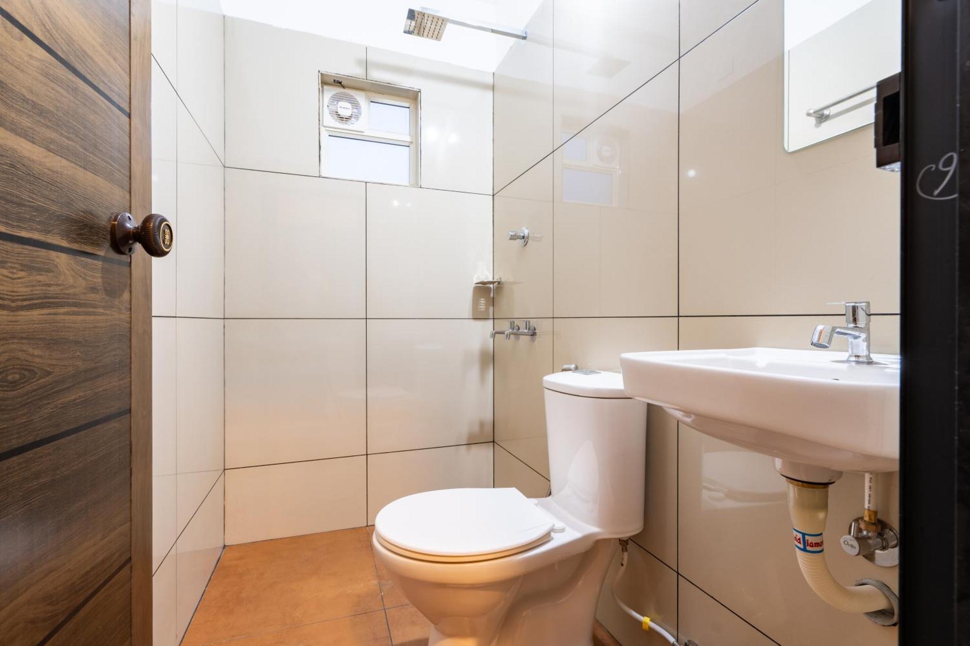 Yaad Residency Hotel 2*