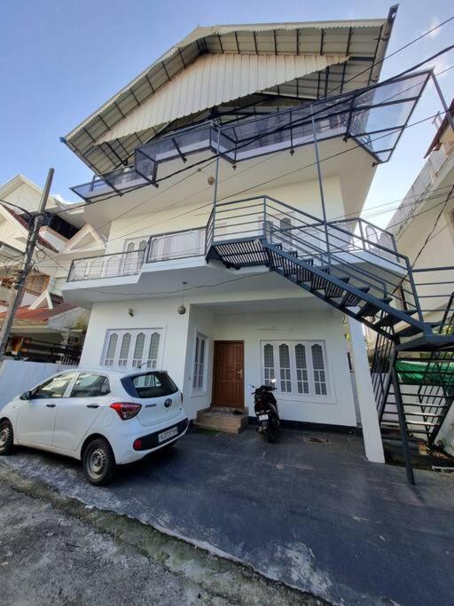 D Kochi