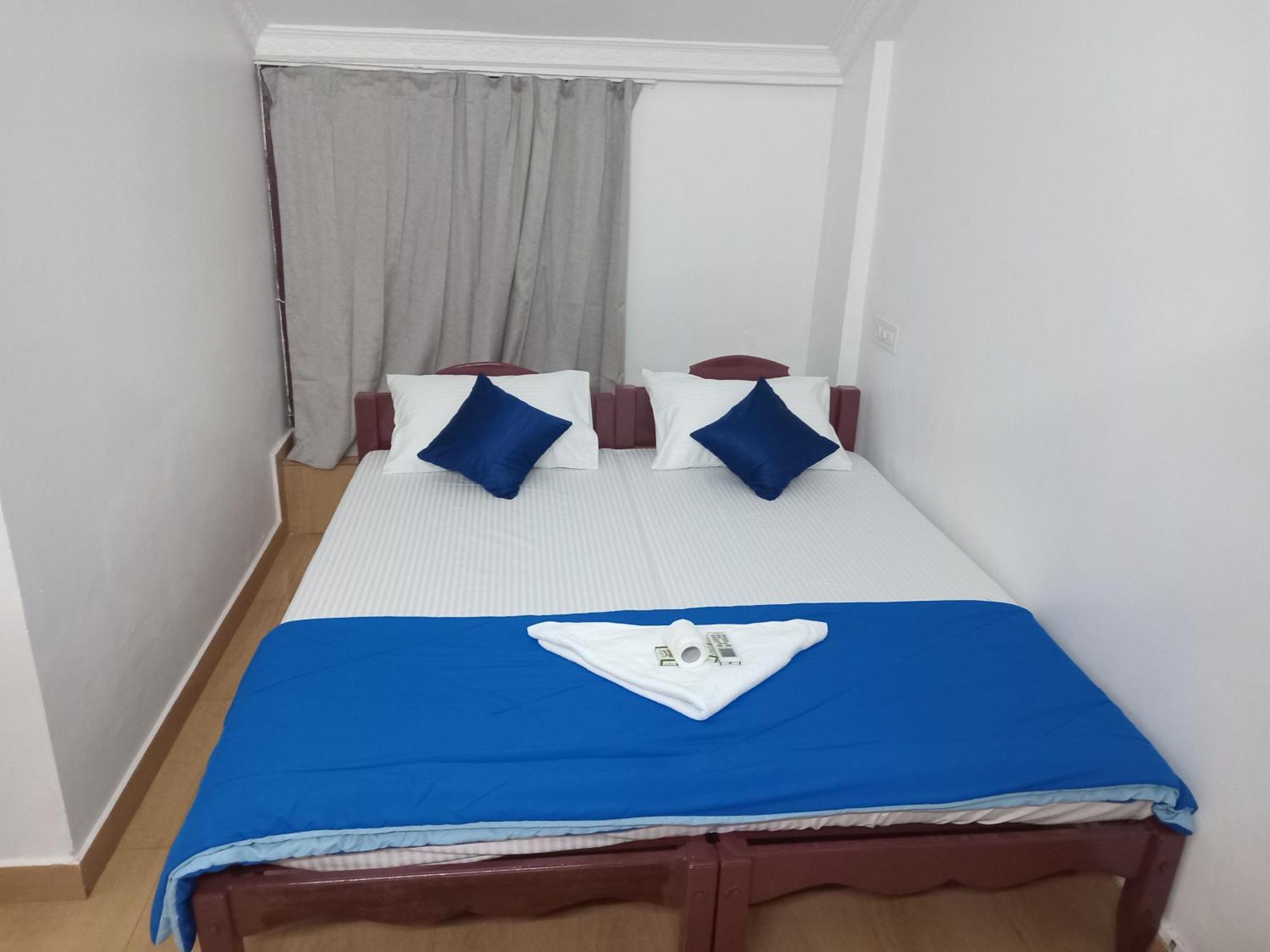 Hostel Xhostel *