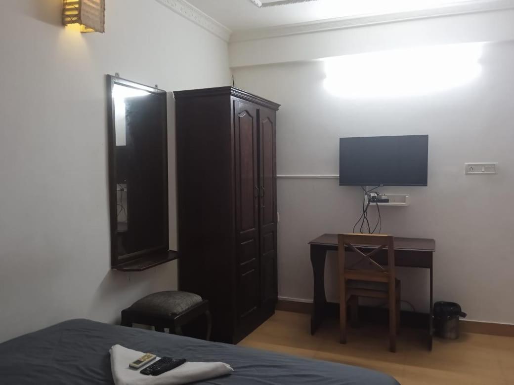 Xhostel *
