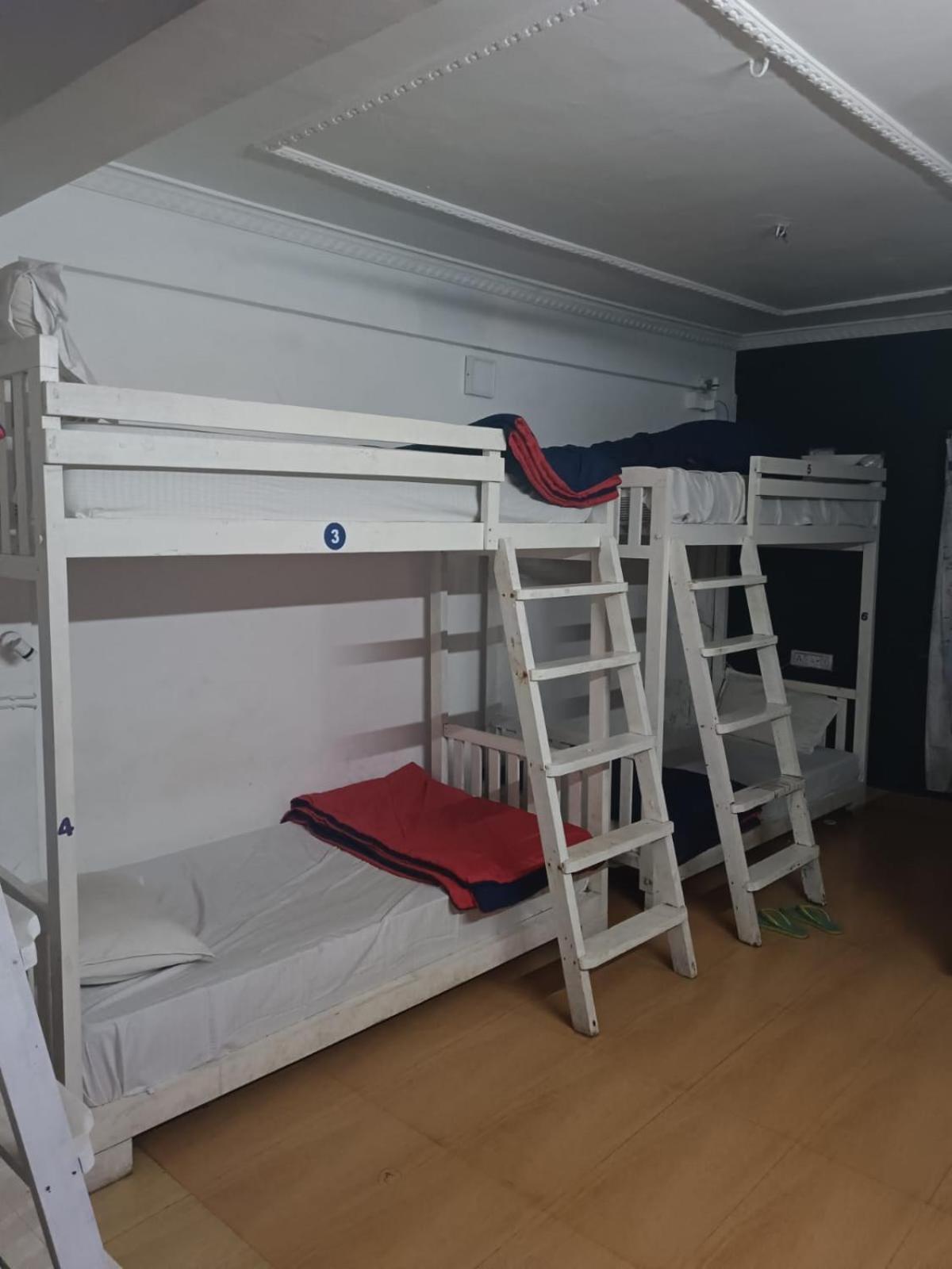 Xhostel * Kochi