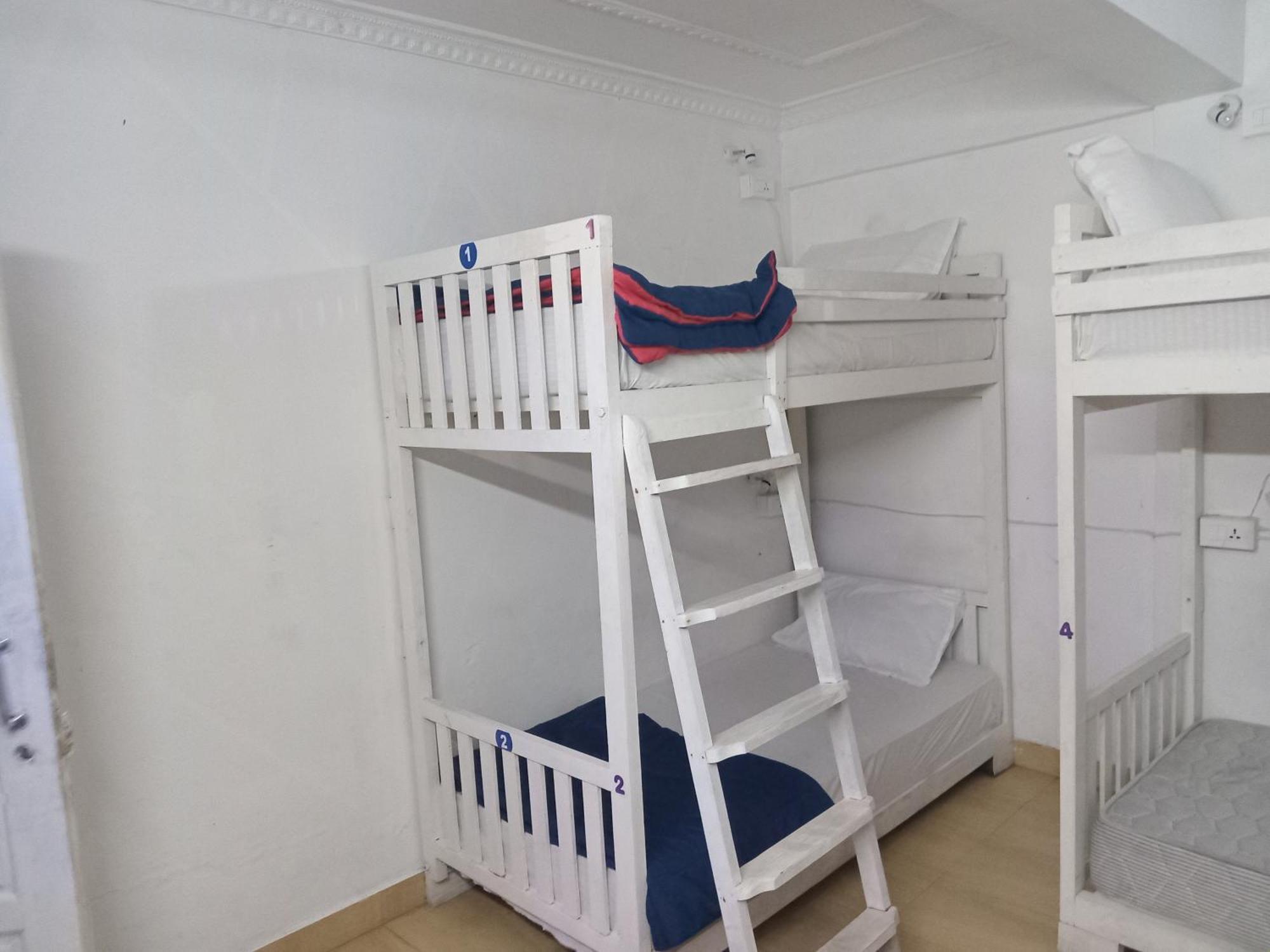 Xhostel *