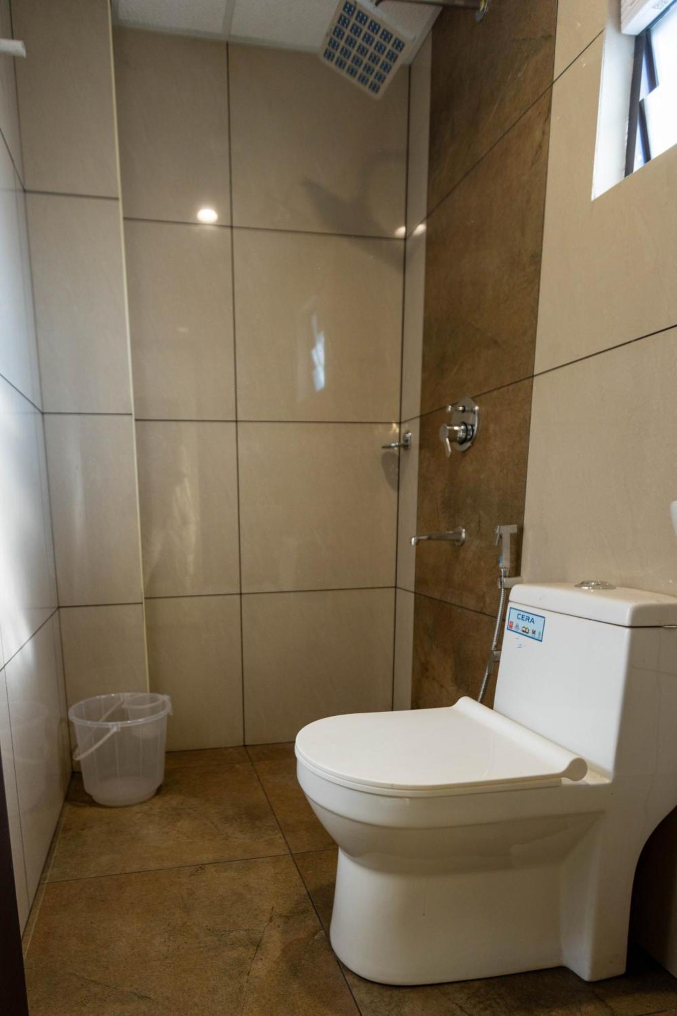 Hotel Aryaas Residency Nettoor
