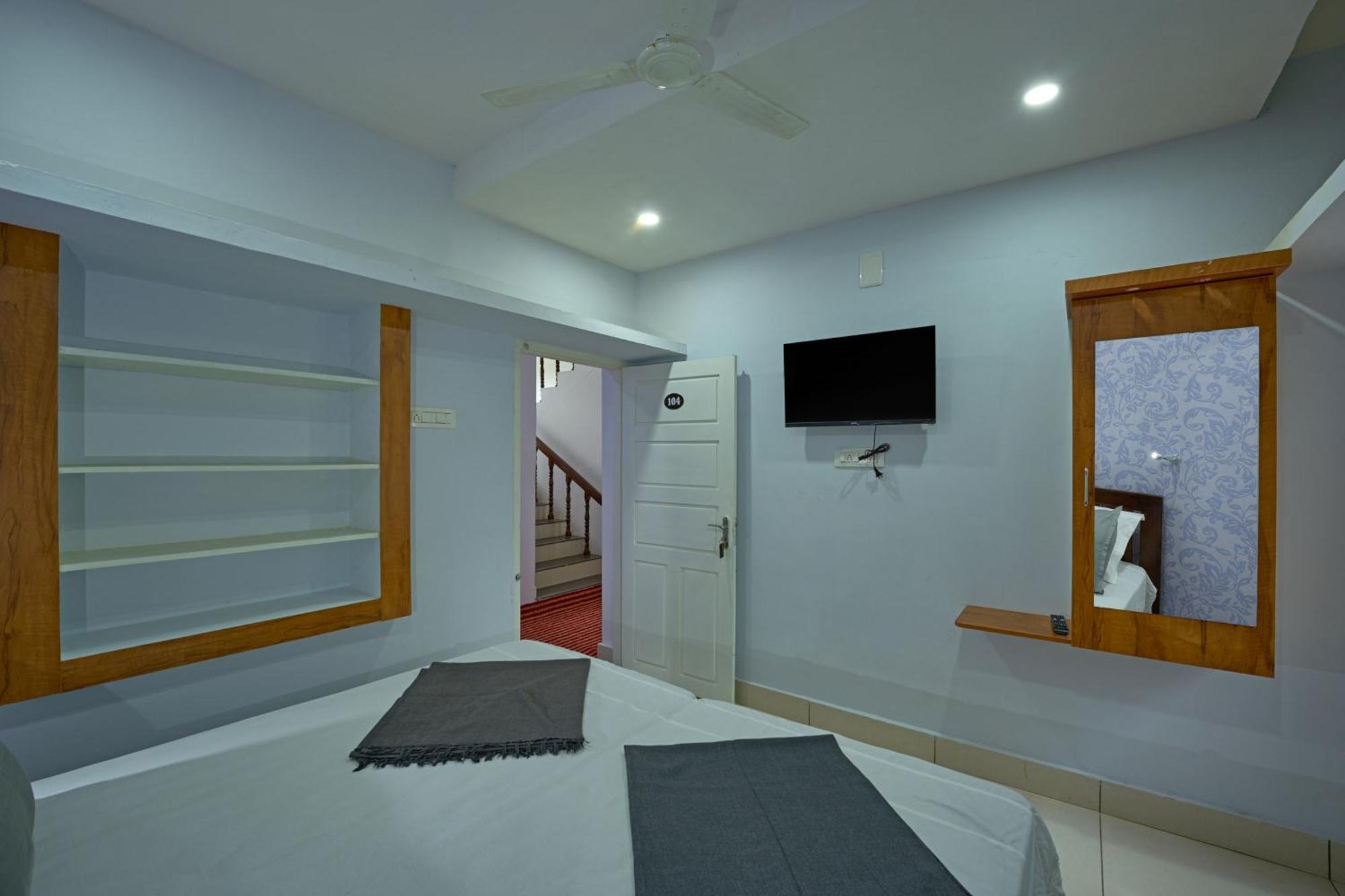 Panakal Residency, Hotel