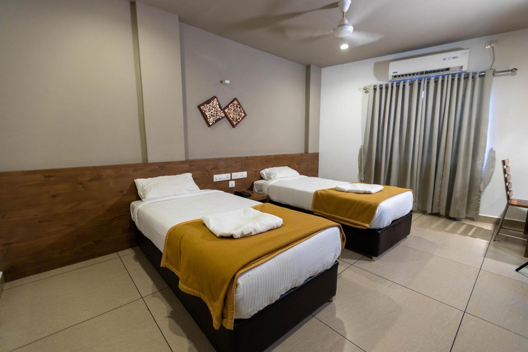 Aryaas Residency Nettoor 3*