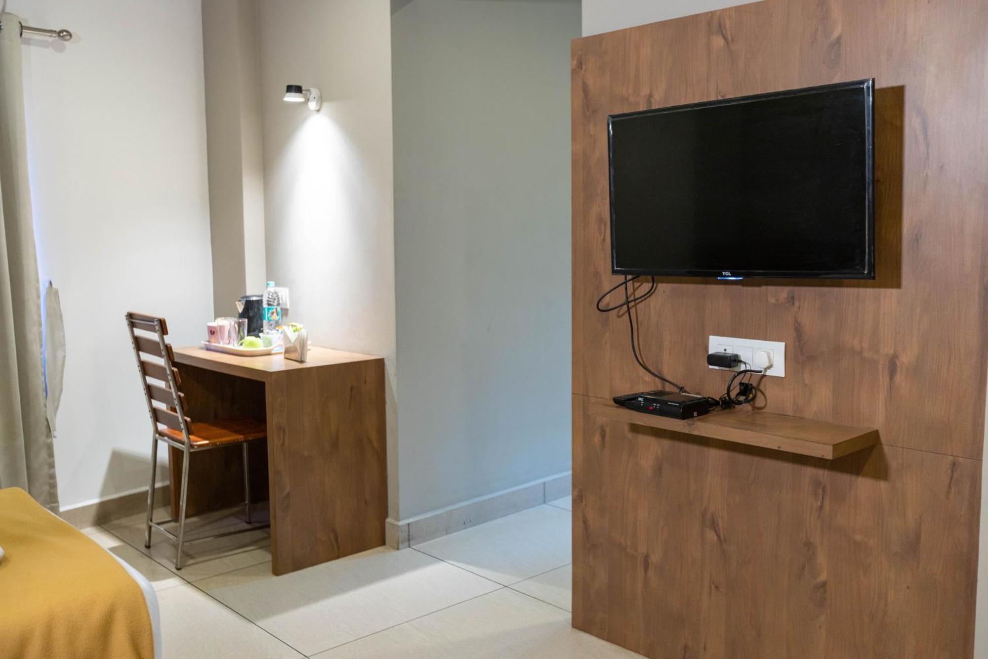 Aryaas Residency Nettoor 3*