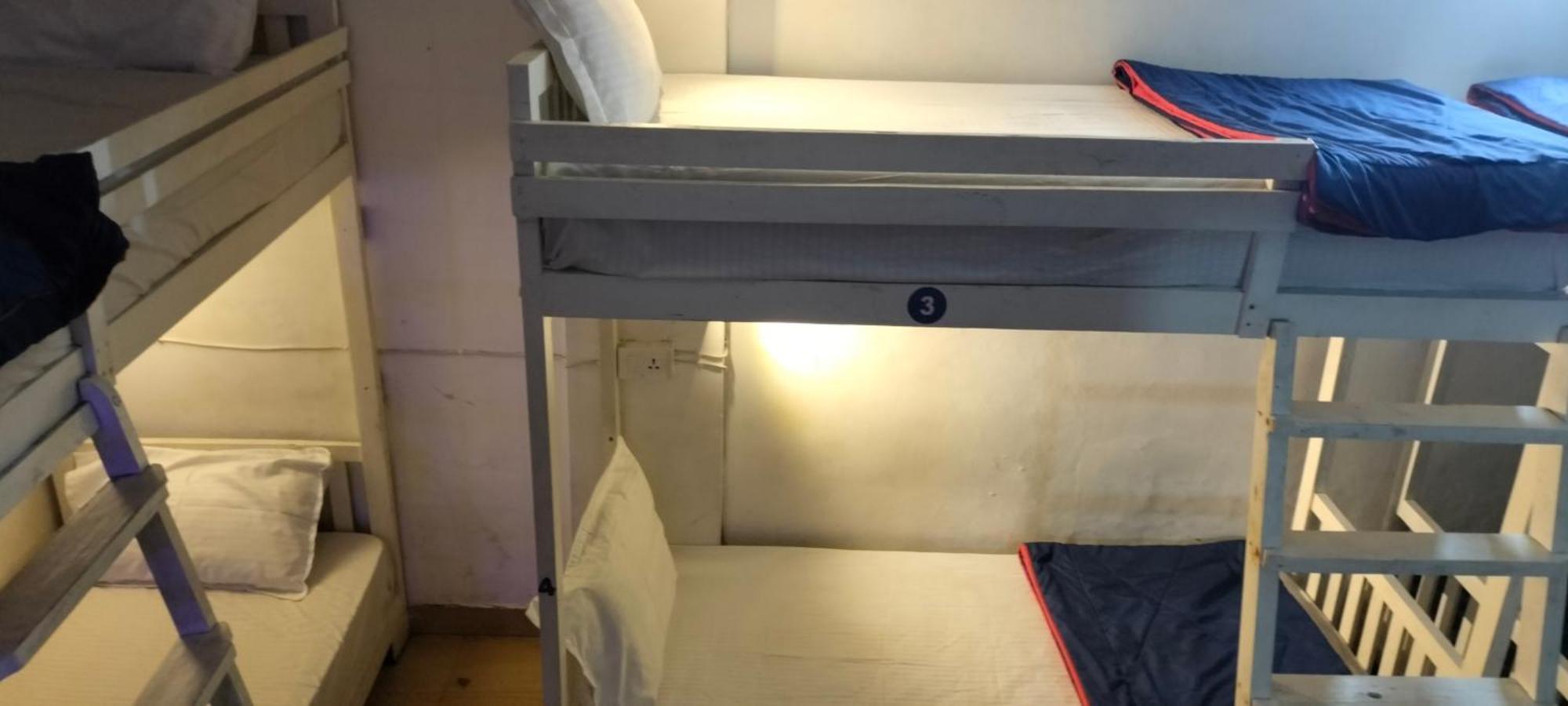 Xhostel Hostel *