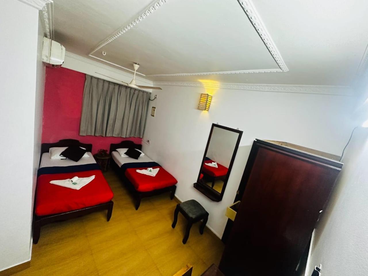 Xhostel Hostel *