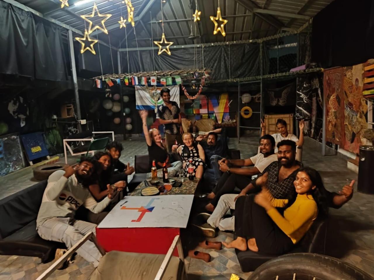 Xhostel