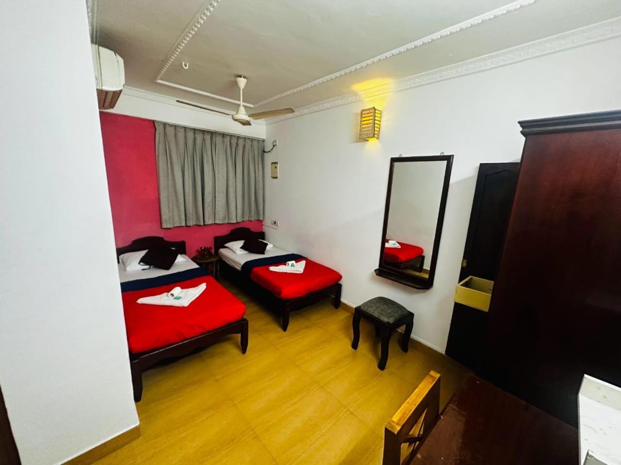Hostel Xhostel *