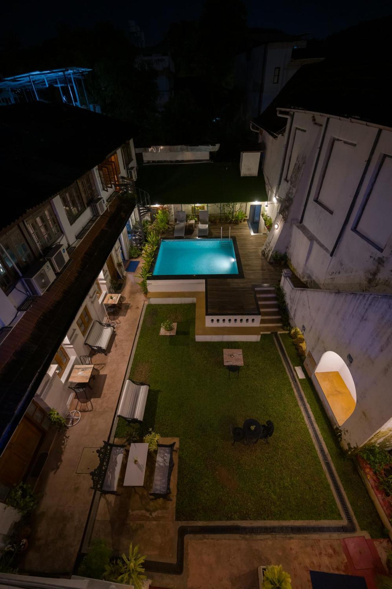 Hotel Old Courtyard