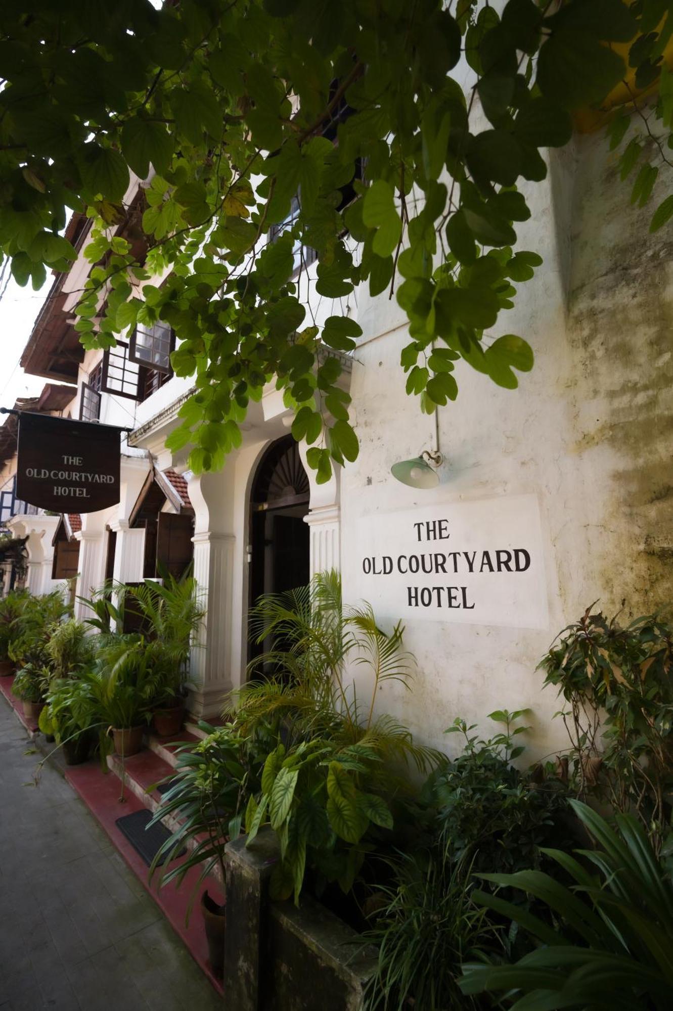Hotel Old Courtyard 3*