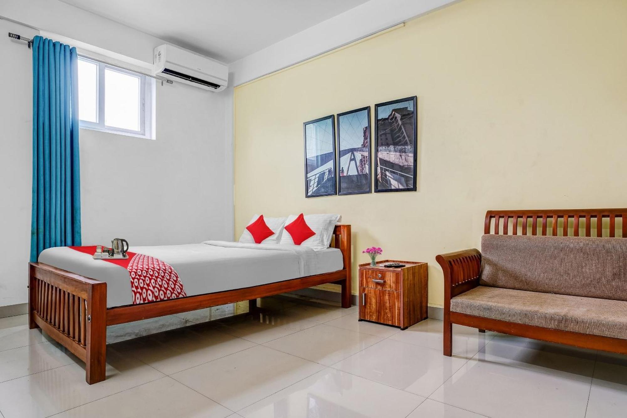 Hotel O Majestic Group 4*